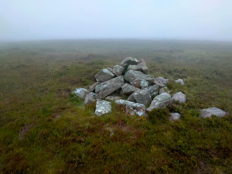 A few stones on the grassy top marking Knocknagnauv